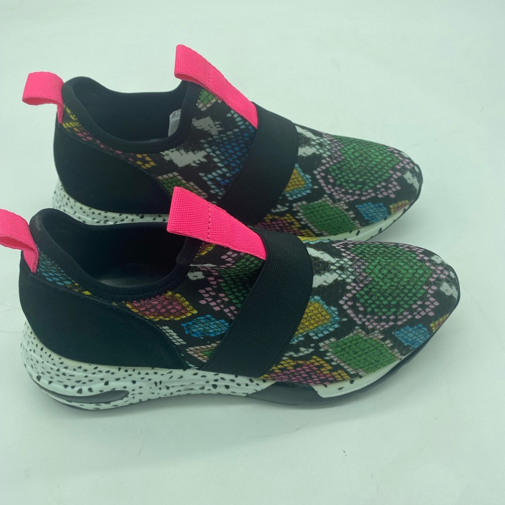 Steve Madden cliff snake print snickers, leather and man made material